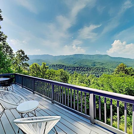 Barenberg Cabin - Secluded Unobstructed Panoramic Smoky Mountains View With Two Master Suites, Loft Game Room, And Hot Tub Gatlinburg Zewnętrze zdjęcie