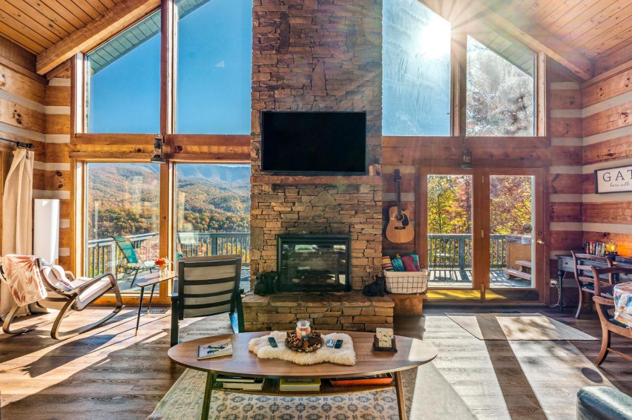 Barenberg Cabin - Secluded Unobstructed Panoramic Smoky Mountains View With Two Master Suites, Loft Game Room, And Hot Tub Gatlinburg Zewnętrze zdjęcie