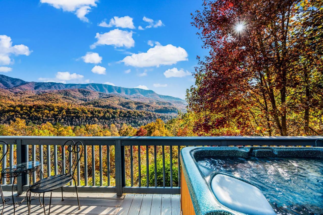 Barenberg Cabin - Secluded Unobstructed Panoramic Smoky Mountains View With Two Master Suites, Loft Game Room, And Hot Tub Gatlinburg Zewnętrze zdjęcie