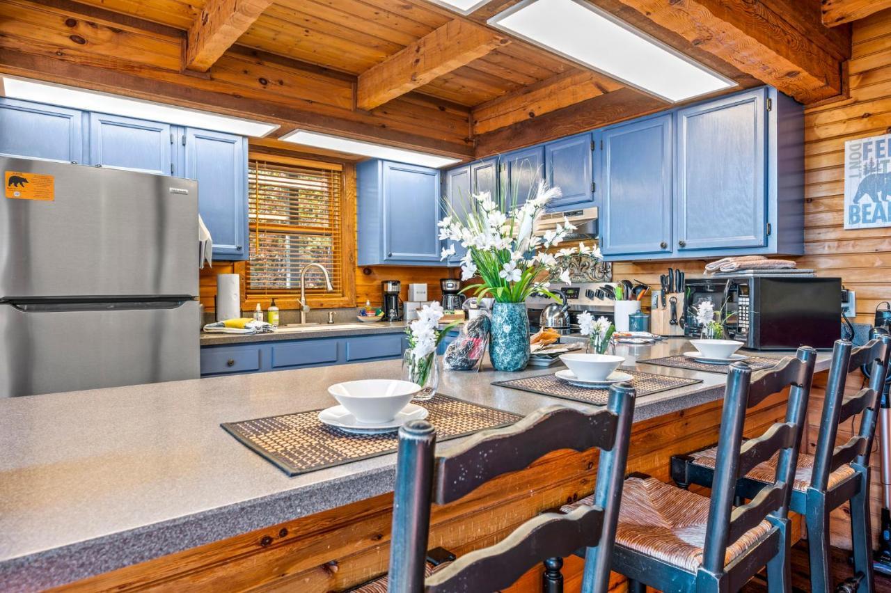 Barenberg Cabin - Secluded Unobstructed Panoramic Smoky Mountains View With Two Master Suites, Loft Game Room, And Hot Tub Gatlinburg Zewnętrze zdjęcie