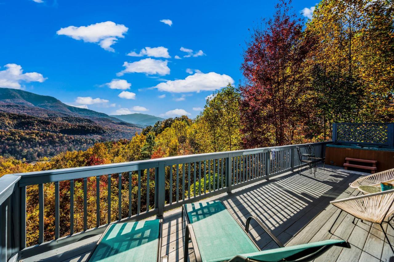Barenberg Cabin - Secluded Unobstructed Panoramic Smoky Mountains View With Two Master Suites, Loft Game Room, And Hot Tub Gatlinburg Zewnętrze zdjęcie