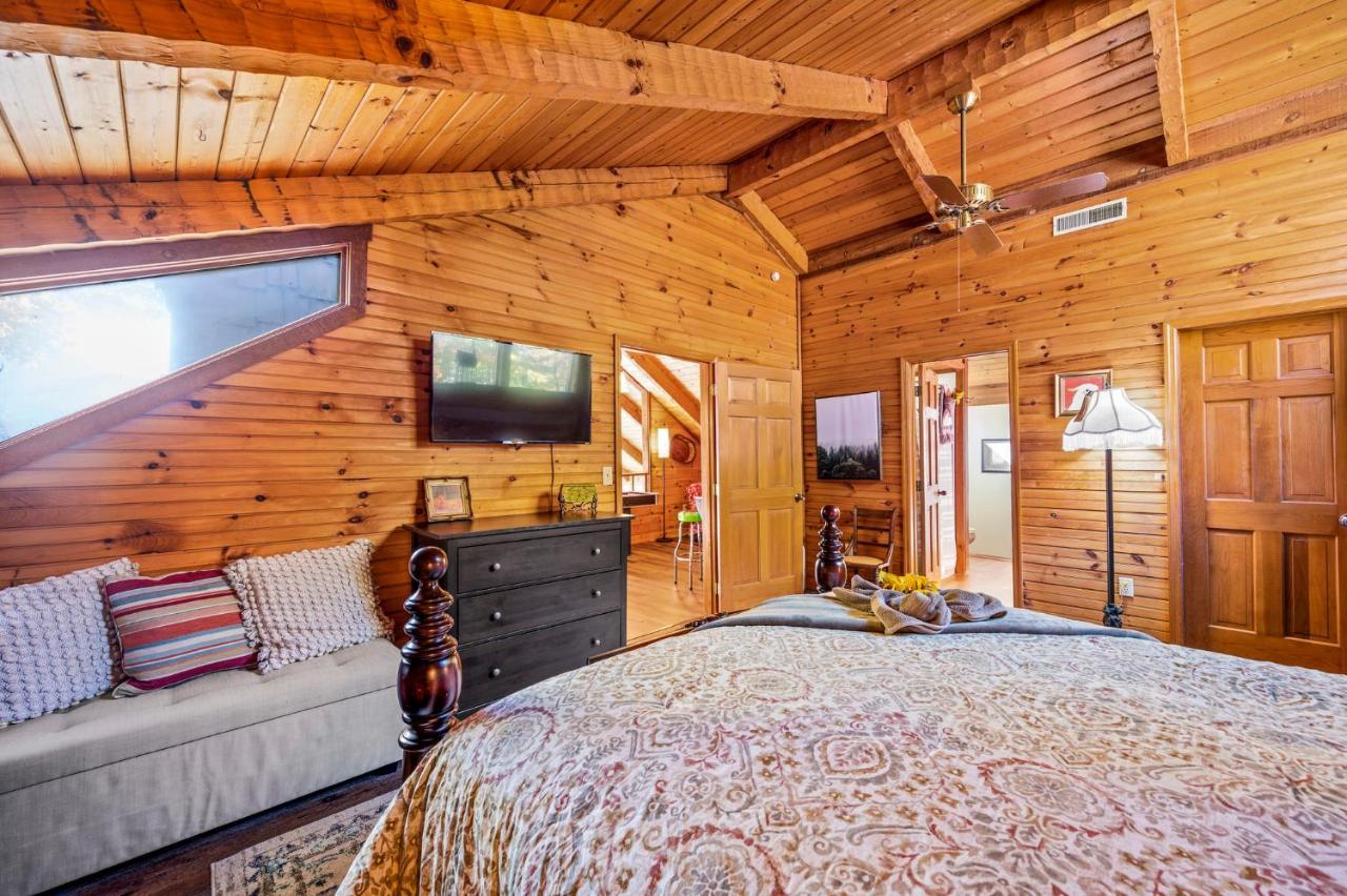 Barenberg Cabin - Secluded Unobstructed Panoramic Smoky Mountains View With Two Master Suites, Loft Game Room, And Hot Tub Gatlinburg Zewnętrze zdjęcie