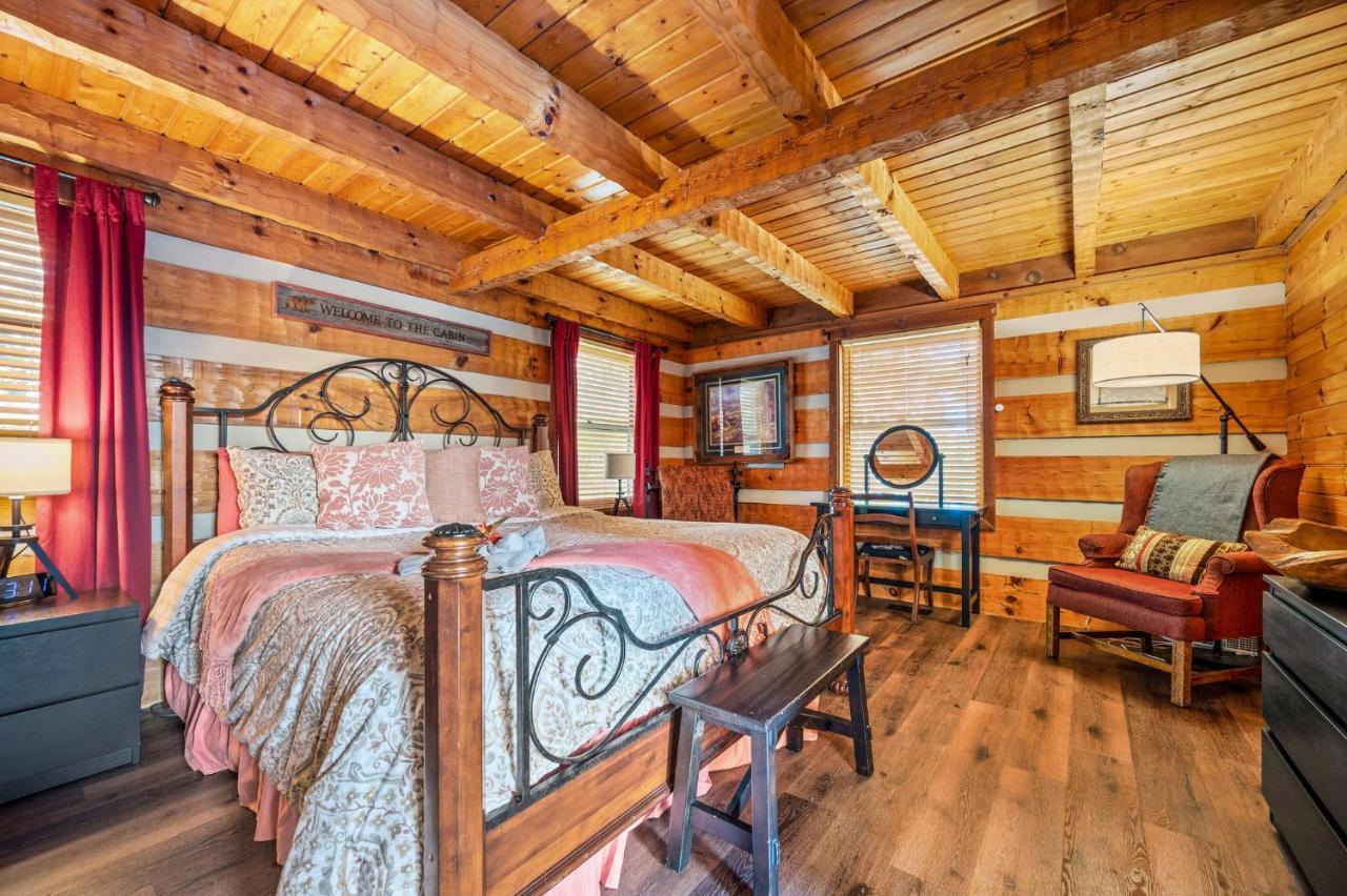 Barenberg Cabin - Secluded Unobstructed Panoramic Smoky Mountains View With Two Master Suites, Loft Game Room, And Hot Tub Gatlinburg Zewnętrze zdjęcie