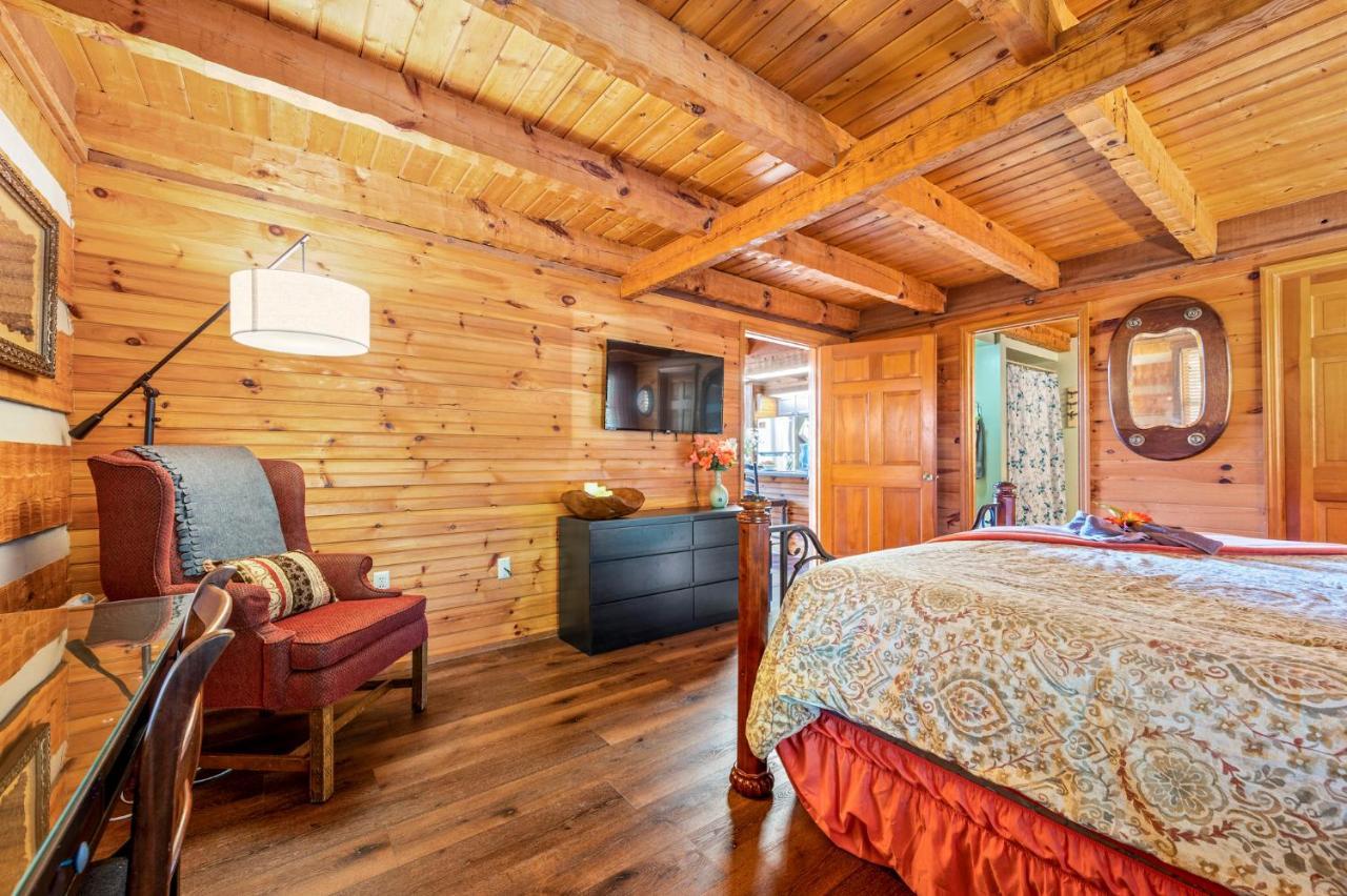 Barenberg Cabin - Secluded Unobstructed Panoramic Smoky Mountains View With Two Master Suites, Loft Game Room, And Hot Tub Gatlinburg Zewnętrze zdjęcie