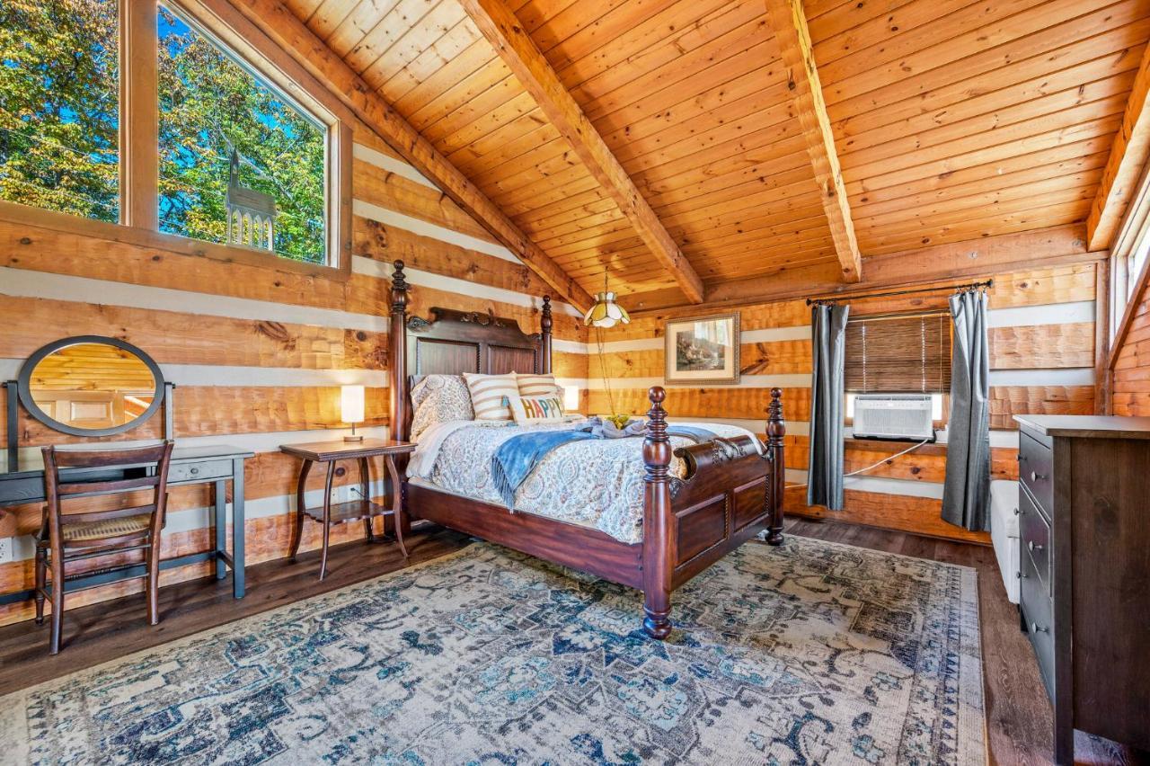 Barenberg Cabin - Secluded Unobstructed Panoramic Smoky Mountains View With Two Master Suites, Loft Game Room, And Hot Tub Gatlinburg Zewnętrze zdjęcie