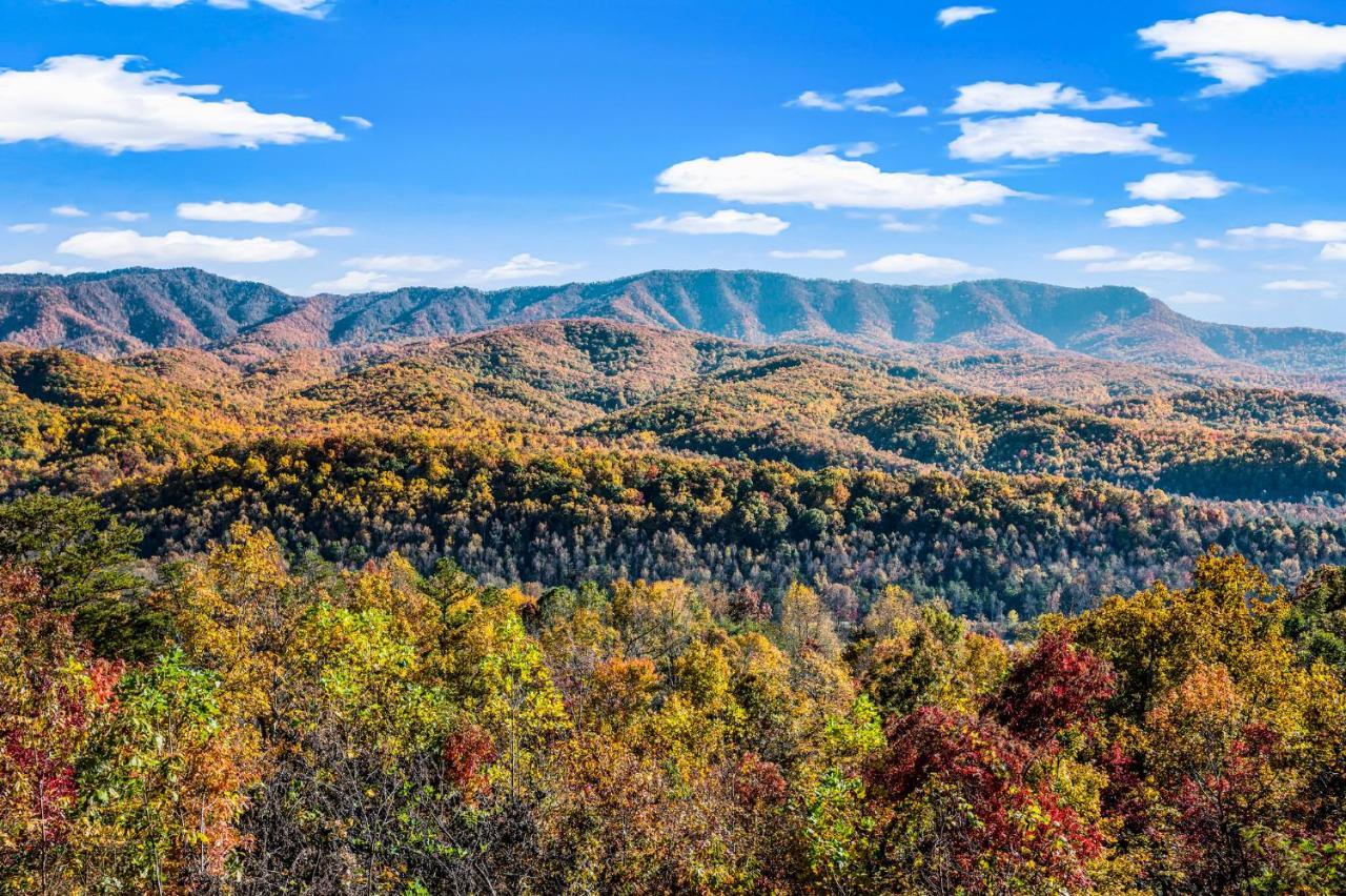 Barenberg Cabin - Secluded Unobstructed Panoramic Smoky Mountains View With Two Master Suites, Loft Game Room, And Hot Tub Gatlinburg Zewnętrze zdjęcie